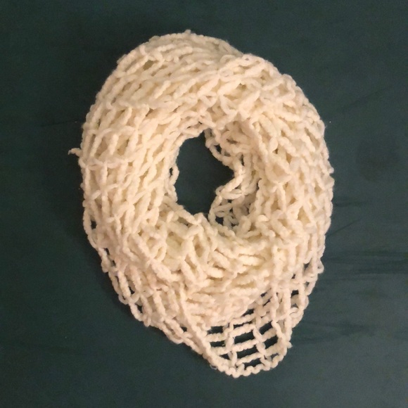 White infinity scarf - Picture 1 of 1